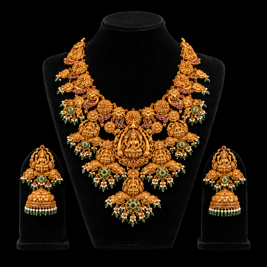 The Vardhika Necklace Set